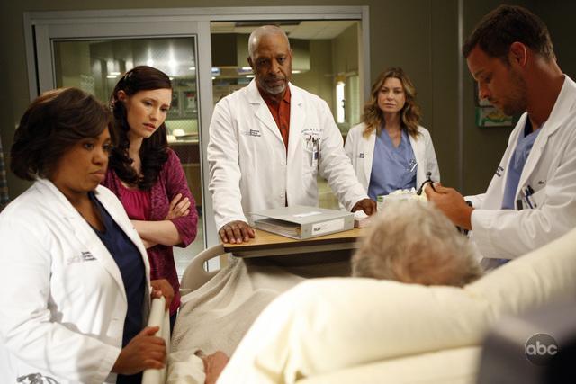 Still of Chyler Leigh and James Pickens Jr. in Grei anatomija (2005)