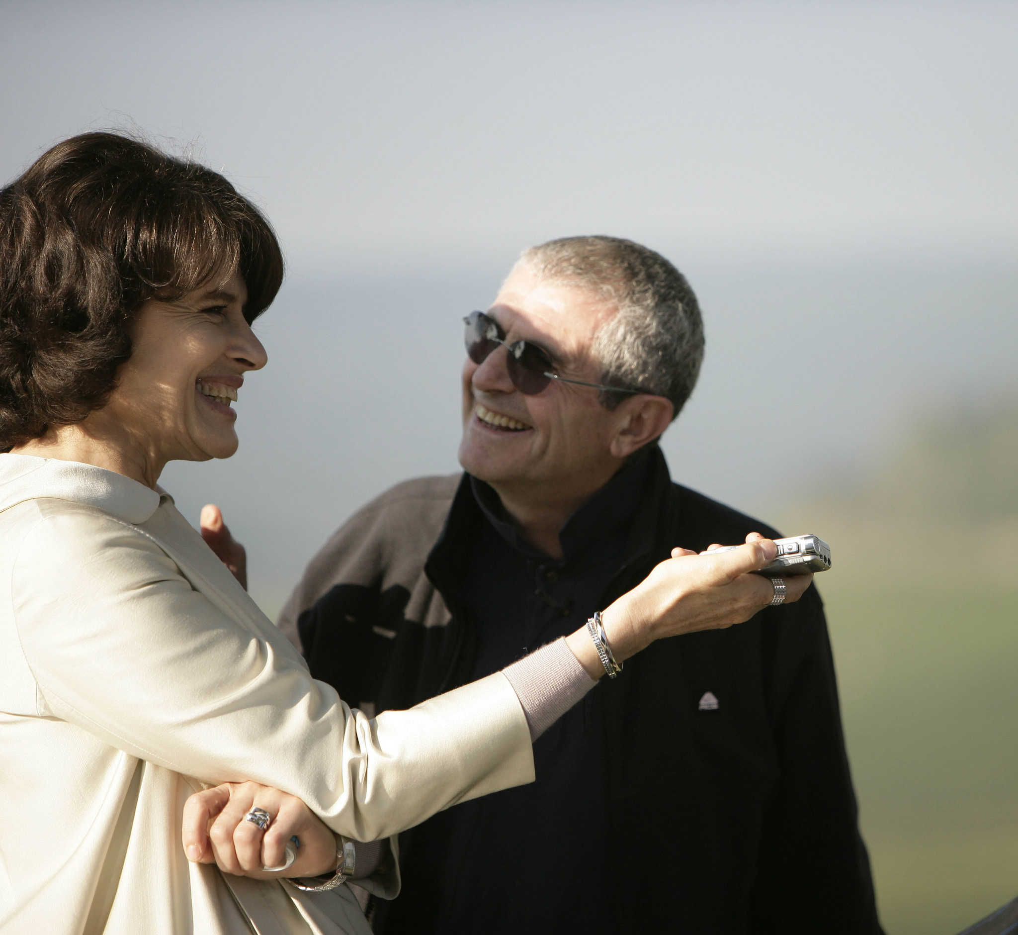 Still of Fanny Ardant and Claude Lelouch in Roman de gare (2007)