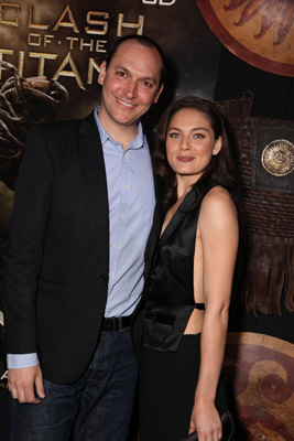 Louis Leterrier and Alexa Davalos at event of Titanu susidurimas (2010)