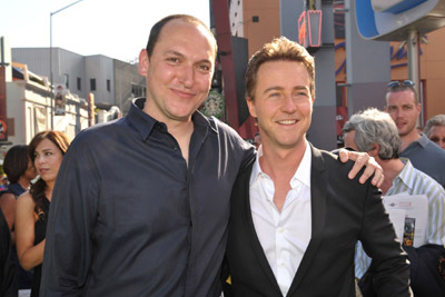 Edward Norton and Louis Leterrier at event of Nerealusis Halkas (2008)