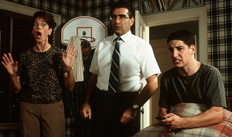 Still of Jason Biggs, Molly Cheek and Eugene Levy in American Pie (1999)