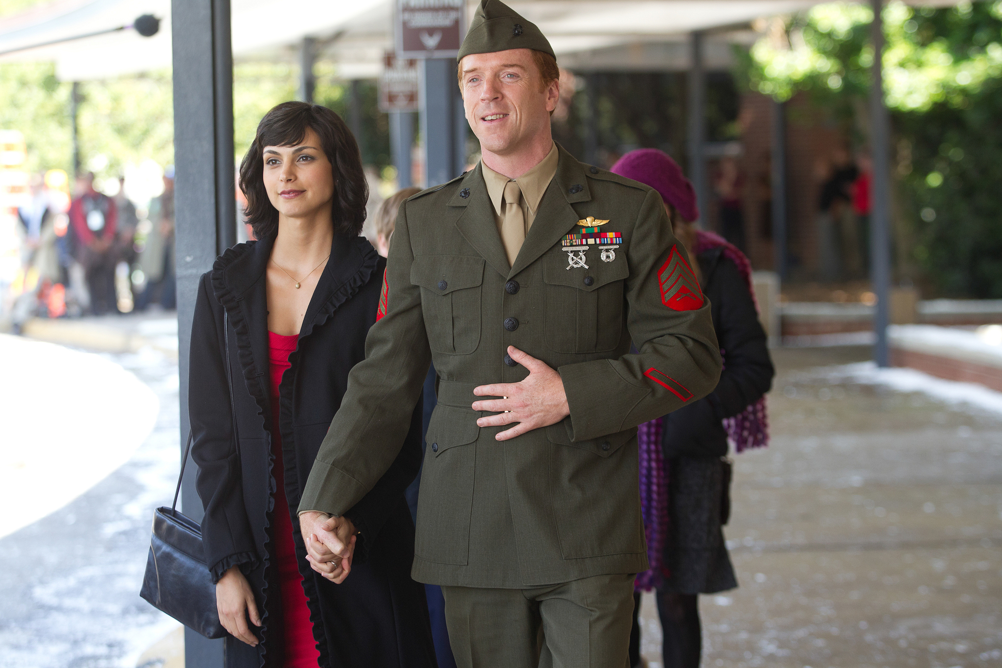 Still of Damian Lewis and Morena Baccarin in Tevyne (2011)