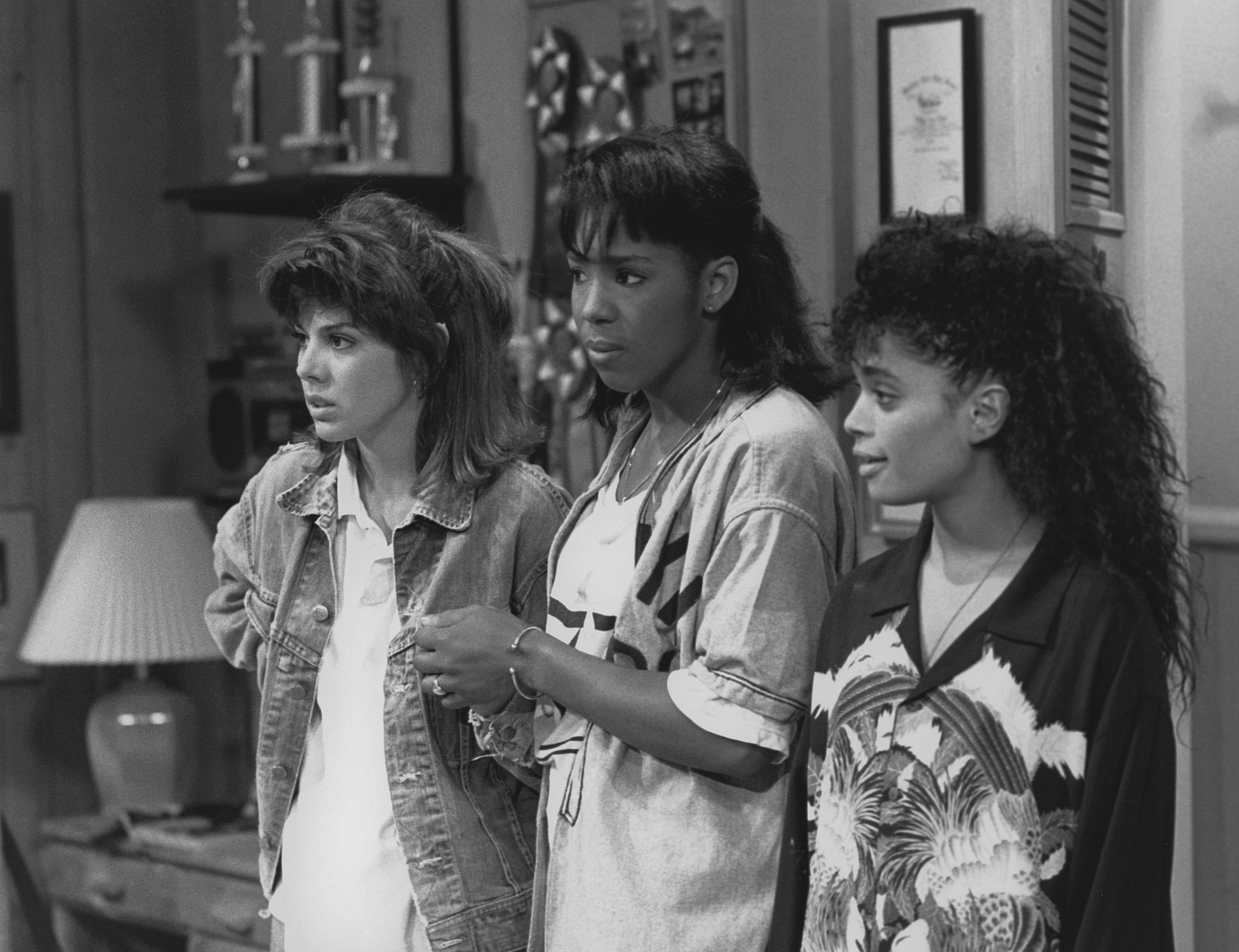Still of Marisa Tomei, Lisa Bonet and Dawnn Lewis in A Different World (1987)