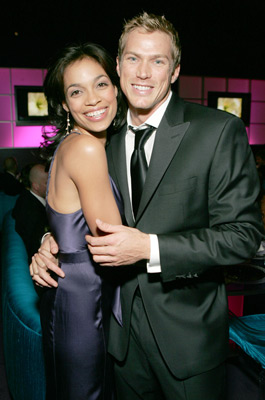 Rosario Dawson and Jason Lewis