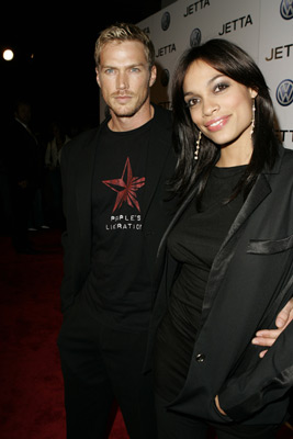 Rosario Dawson and Jason Lewis