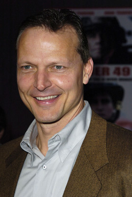 Robert Lewis at event of Ladder 49 (2004)