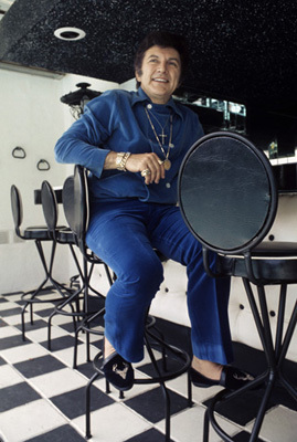 Lee Liberace at his Los Angeles home