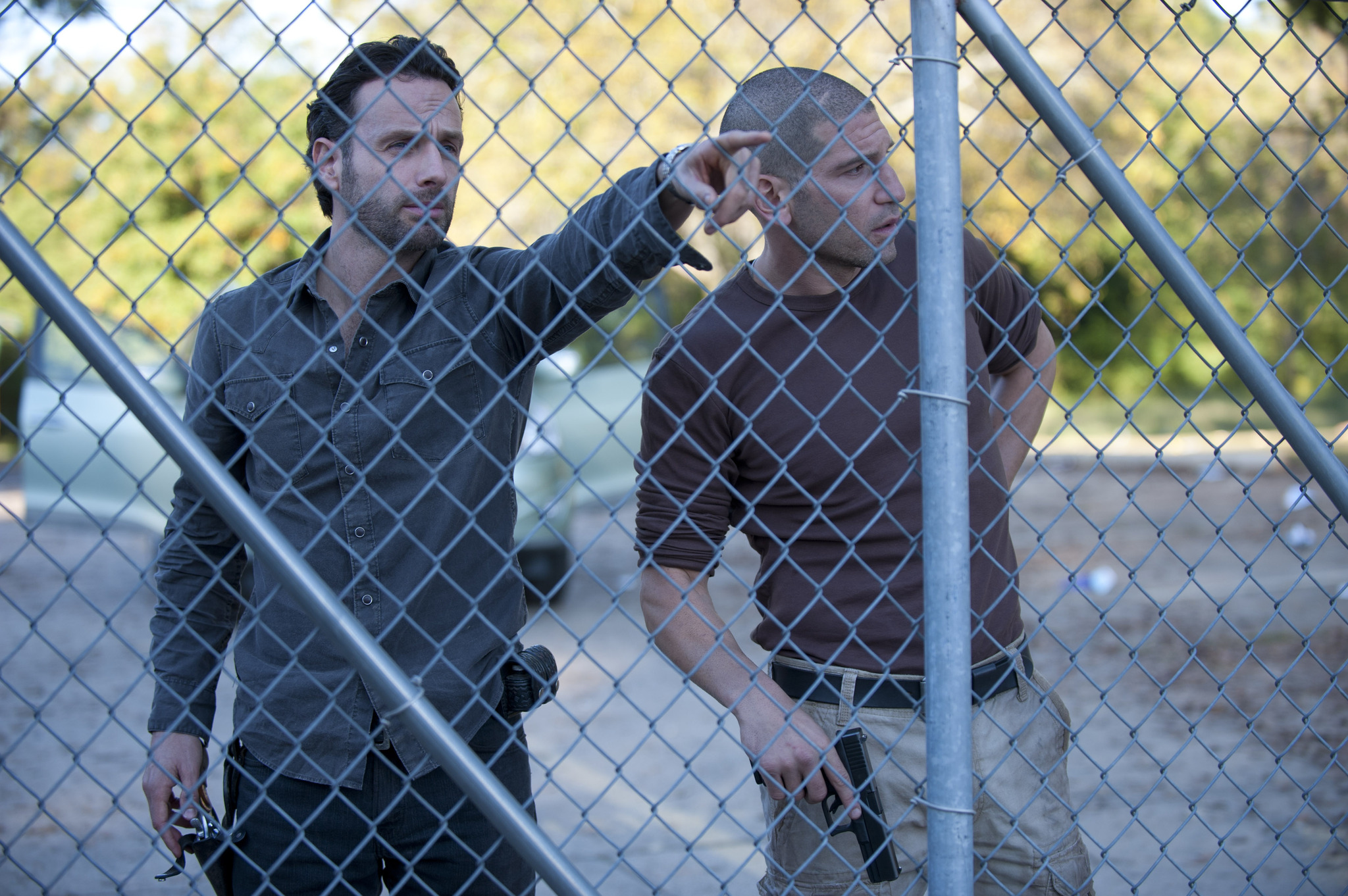 Still of Andrew Lincoln and Jon Bernthal in Vaiksciojantys negyveliai (2010)