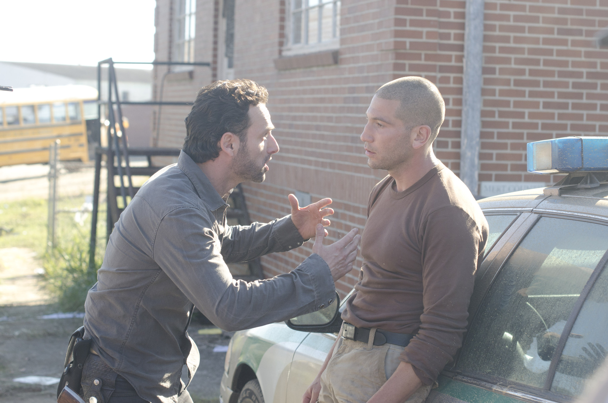 Still of Andrew Lincoln and Jon Bernthal in Vaiksciojantys negyveliai (2010)