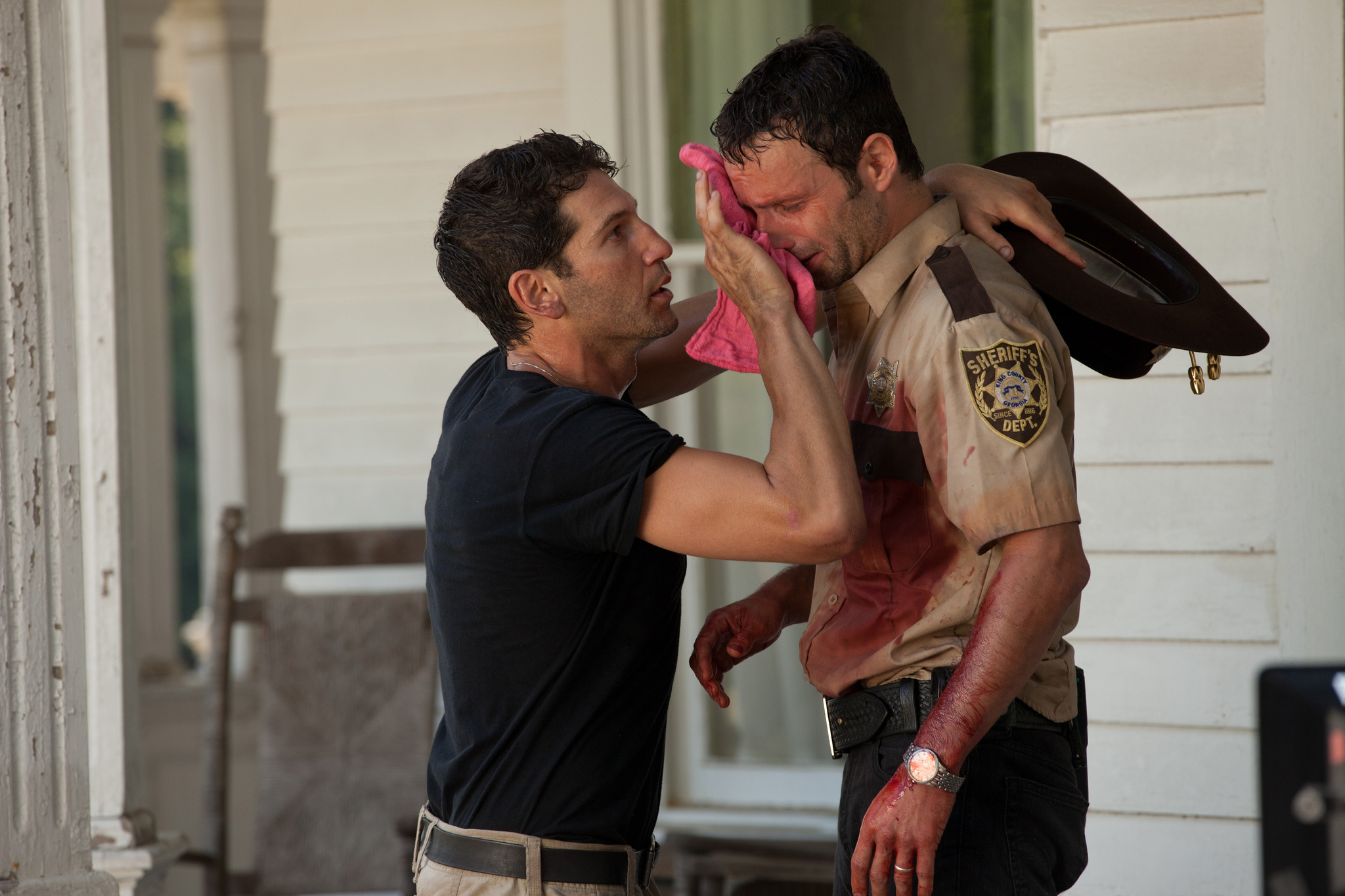 Still of Andrew Lincoln and Jon Bernthal in Vaiksciojantys negyveliai (2010)