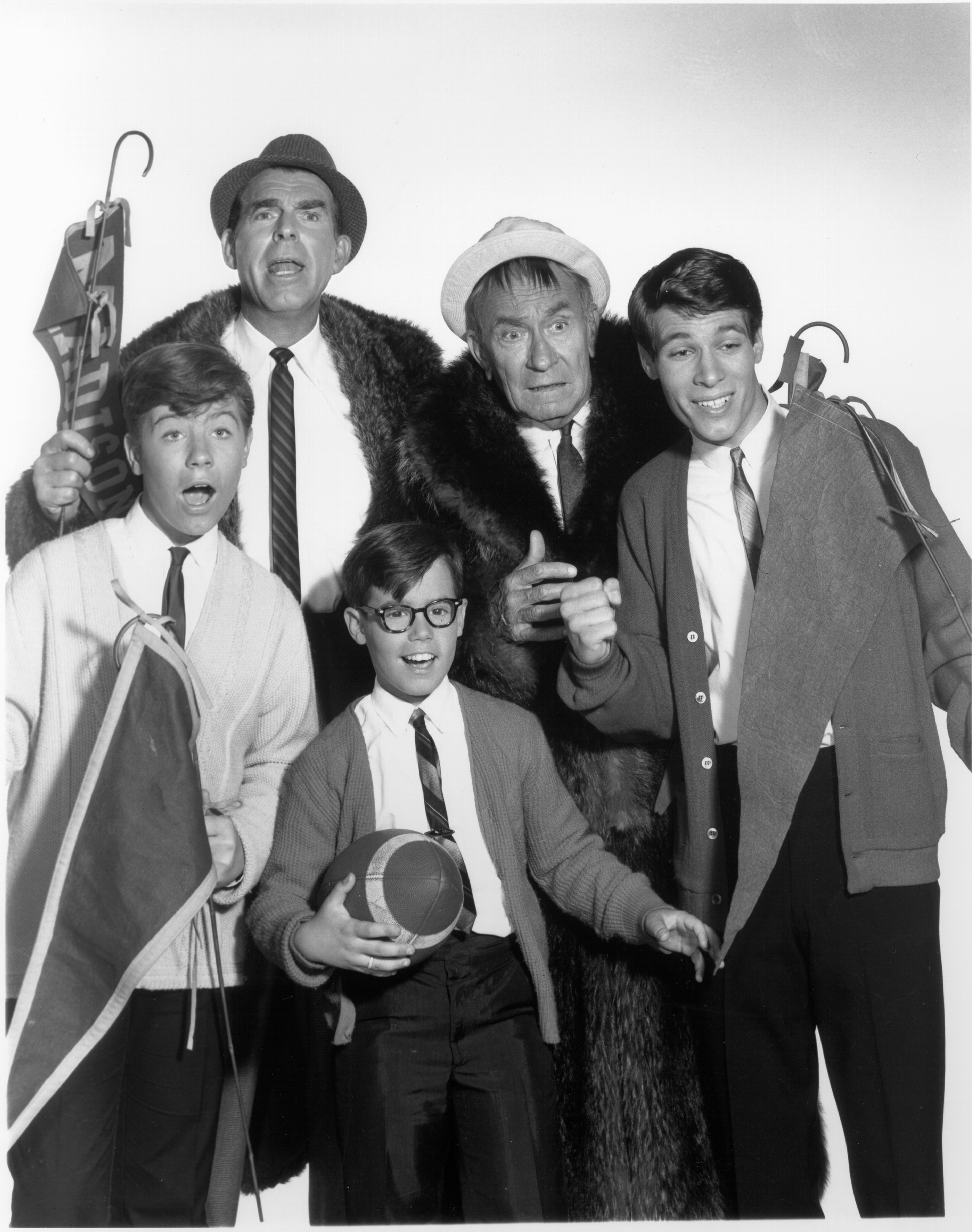 Still of William Demarest, Don Grady, Barry Livingston, Stanley Livingston and Fred MacMurray in My Three Sons (1960)