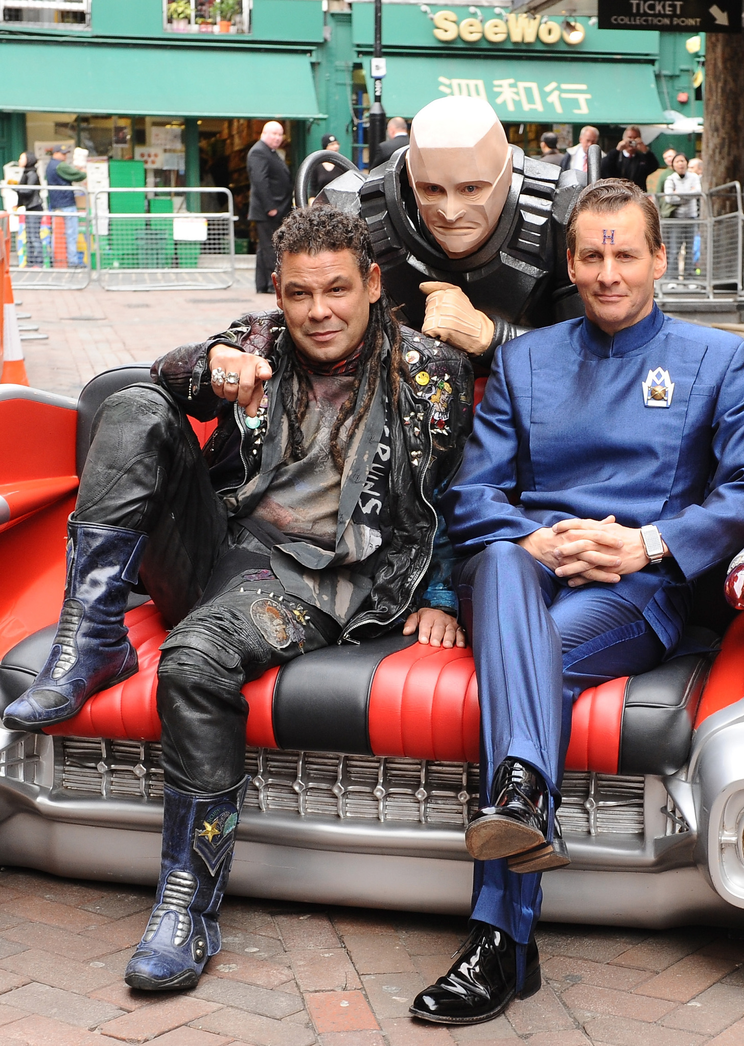 Chris Barrie, Craig Charles and Robert Llewellyn at event of Red Dwarf (1988)