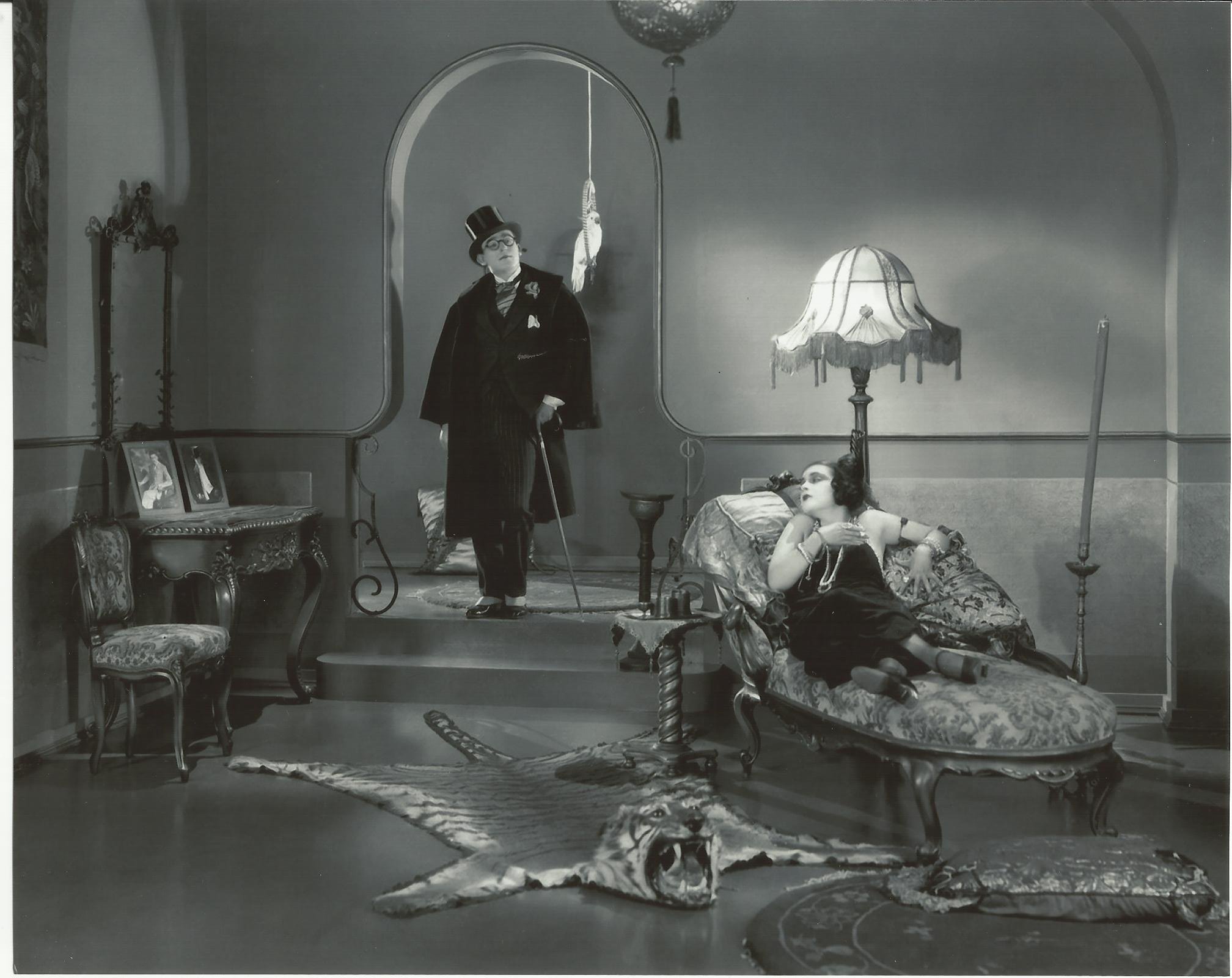 Still of Harold Lloyd and Jobyna Ralston in Girl Shy (1924)