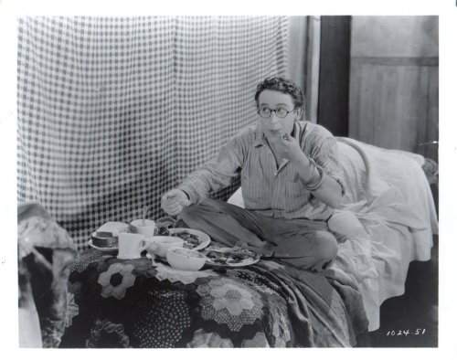 Still of Harold Lloyd in The Kid Brother (1927)