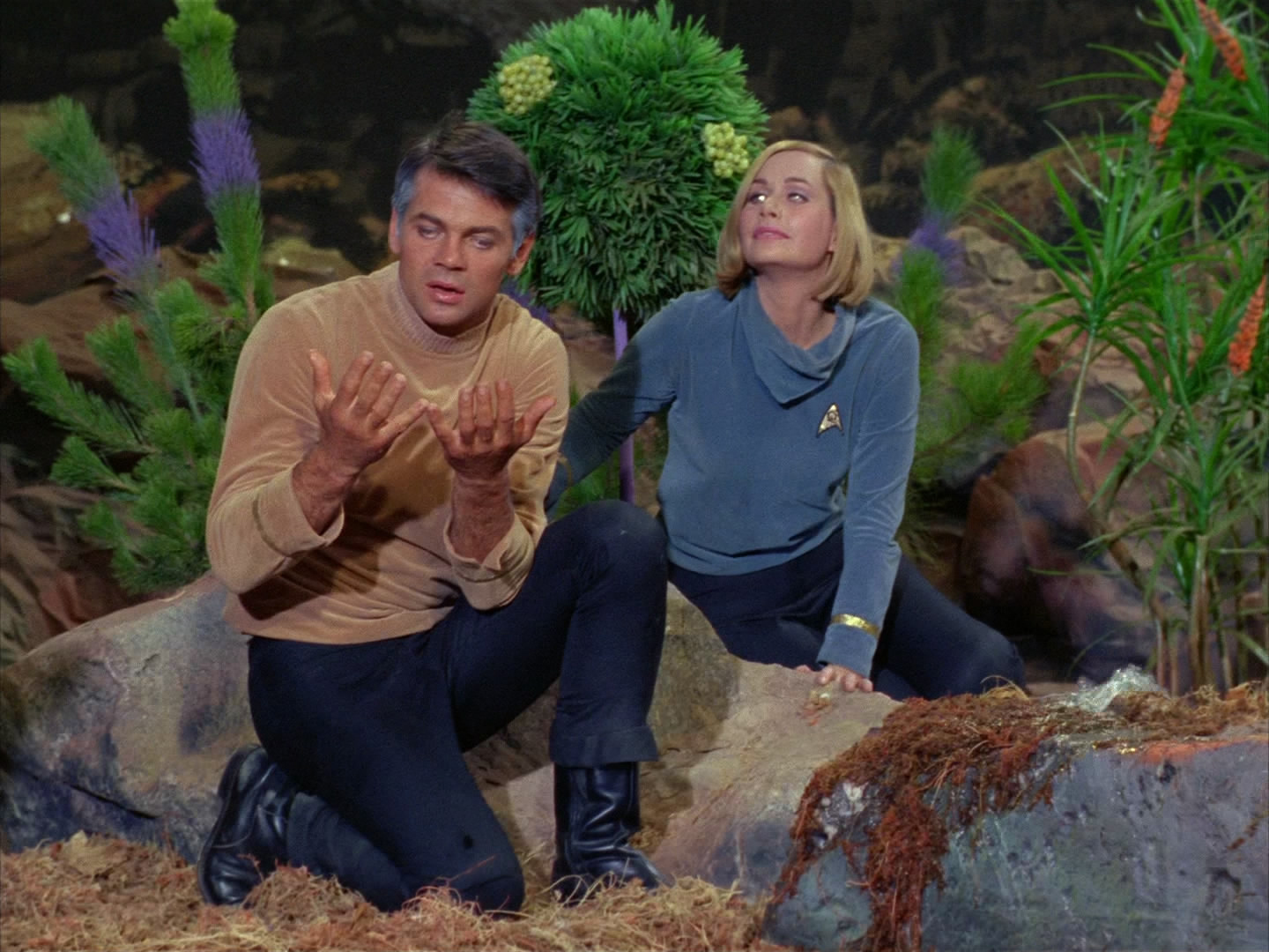 Still of Sally Kellerman and Gary Lockwood in Star Trek (1966)