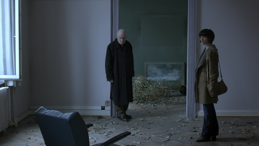 Still of Michel Bouquet and Florence Loiret Caille in La petite chambre (2010)