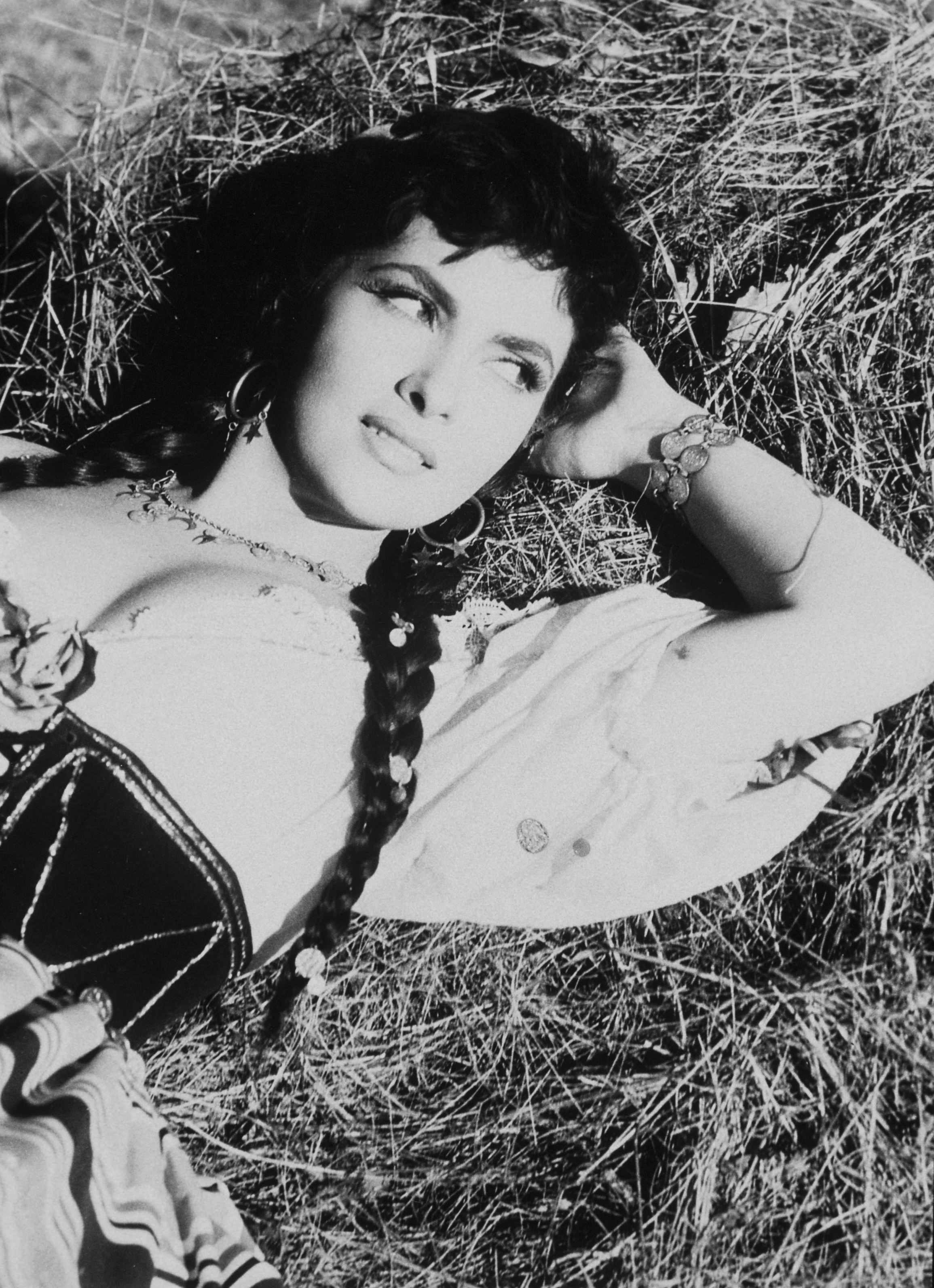 Still of Gina Lollobrigida in Fanfan la Tulipe (1952)