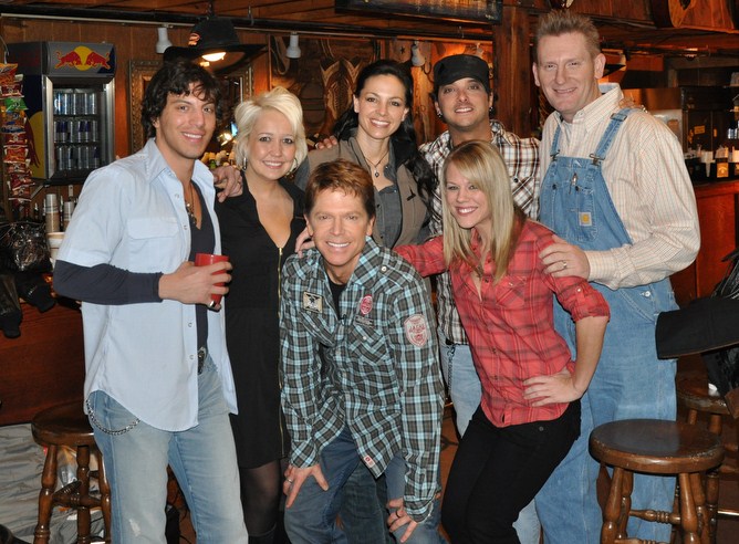 Host Chuck Long with Steel Magnolia, Joey + Rory, Matt Kennon and Stacy McCloud on the set of 