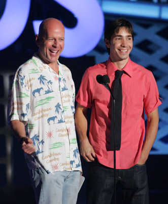 Bruce Willis and Justin Long