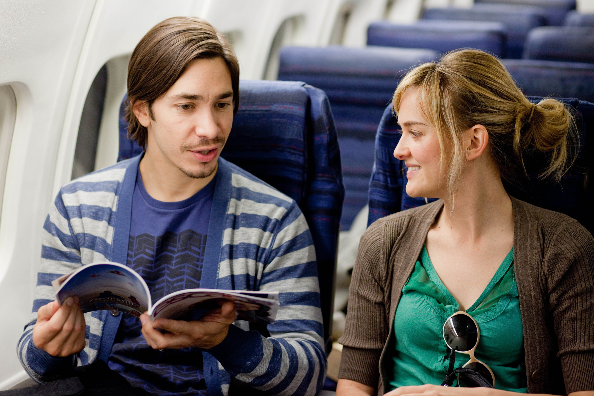 Still of Justin Long and Jess Weixler in Best Man Down (2012)