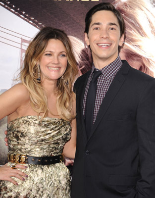 Drew Barrymore and Justin Long at event of Going the Distance (2010)