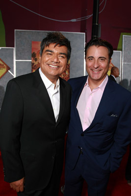 Andy Garcia and George Lopez at event of Cihuahua is Beverli Hilso (2008)
