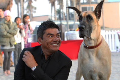 George Lopez at event of Marmaduke (2010)