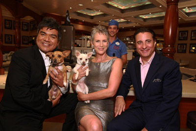 Jamie Lee Curtis, Andy Garcia and George Lopez at event of Cihuahua is Beverli Hilso (2008)