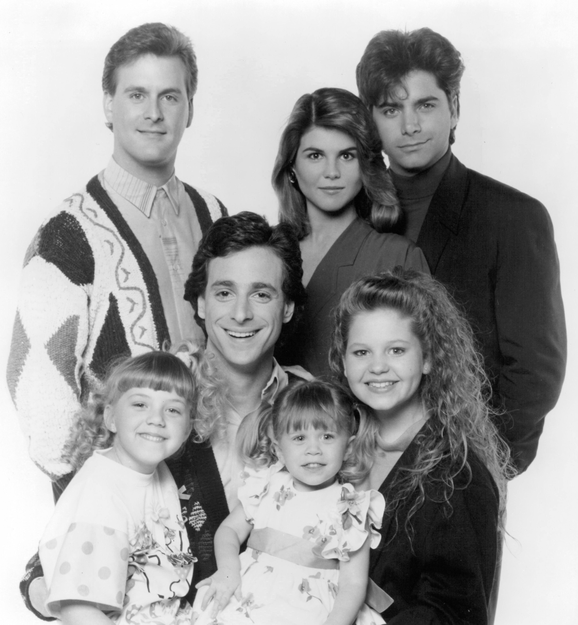 Still of Mary-Kate Olsen, John Stamos, Candace Cameron Bure, Dave Coulier, Lori Loughlin, Bob Saget and Jodie Sweetin in Full House (1987)