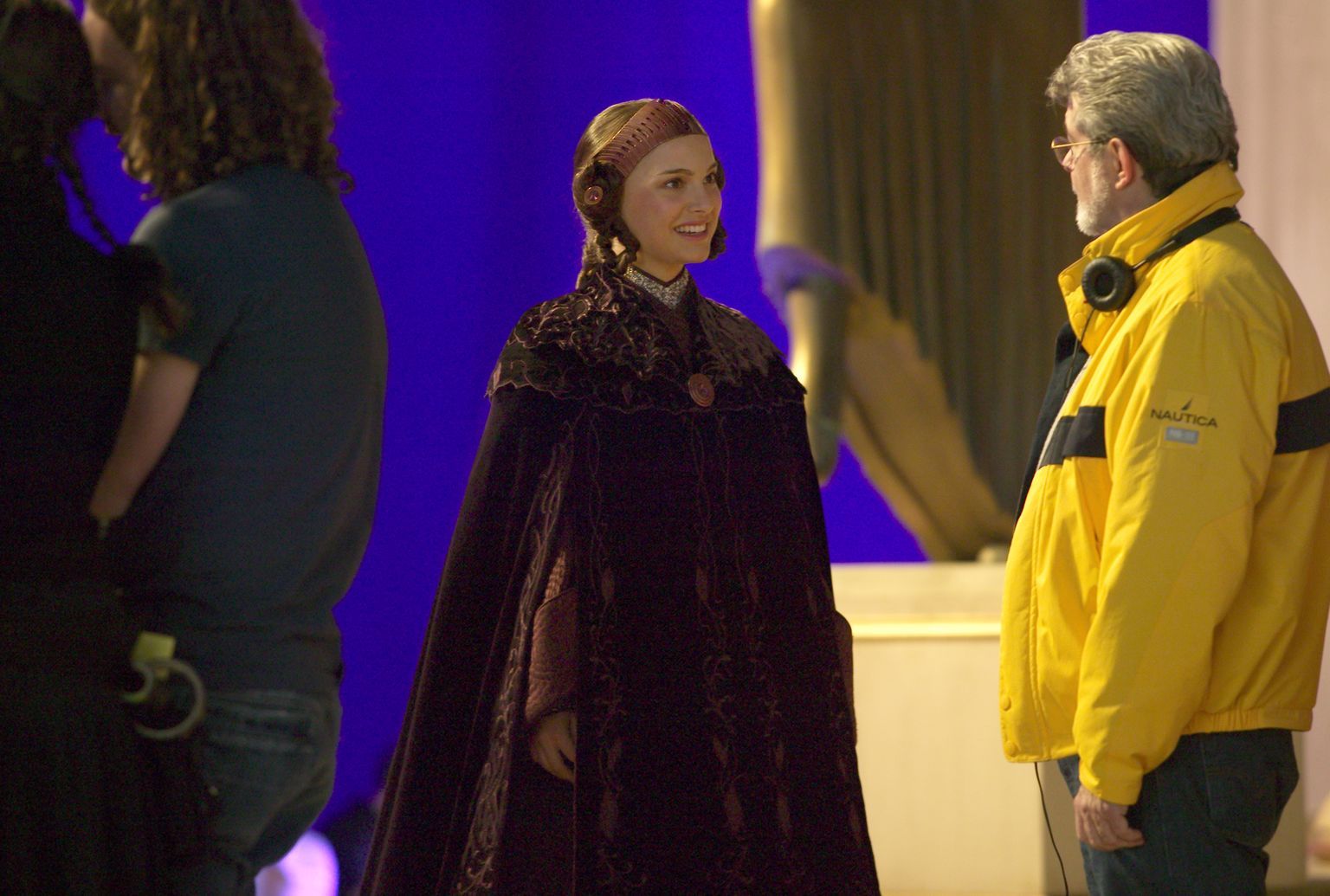 George Lucas and Natalie Portman in Zvaigzdziu karai. Situ kerstas (2005)