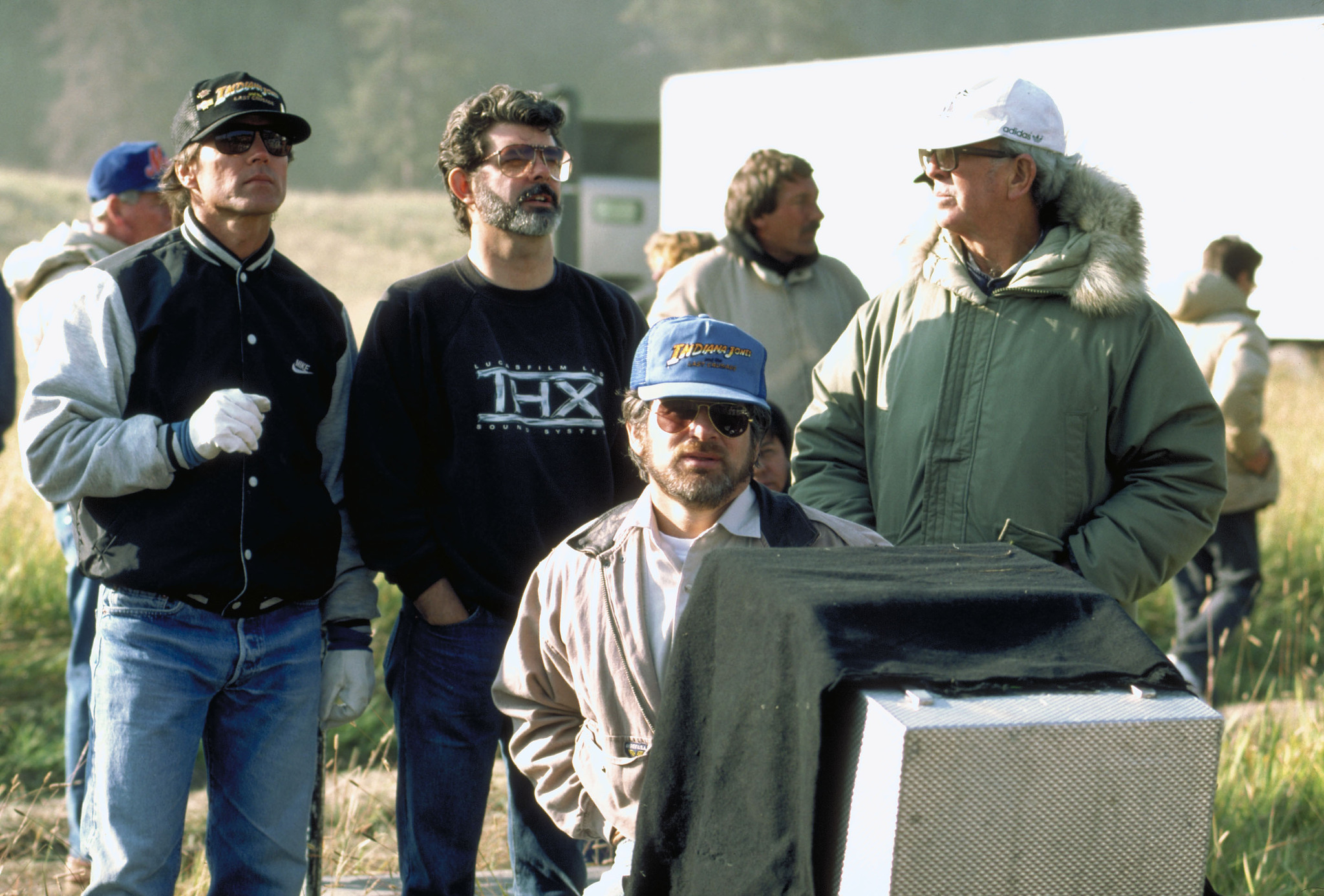 George Lucas and Steven Spielberg in Indiana Dzounsas ir paskutinis kryziaus zygis (1989)