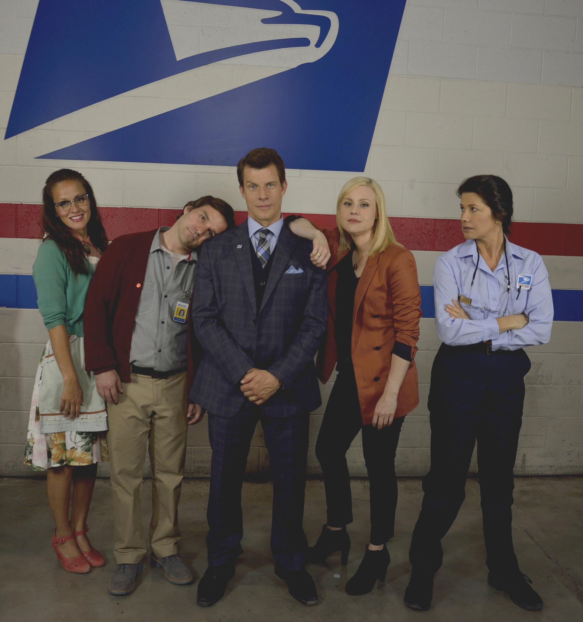 Still of Daphne Zuniga, Kristin Booth, Crystal Lowe, Eric Mabius and Geoff Gustafson in Signed, Sealed, Delivered (2014)