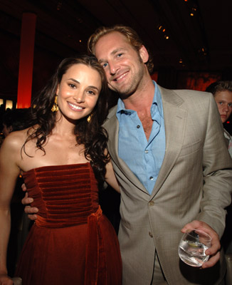 Josh Lucas and Mía Maestro at event of Poseidon (2006)