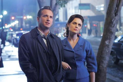 Still of Emily Deschanel and Josh Lucas in Glory Road (2006)