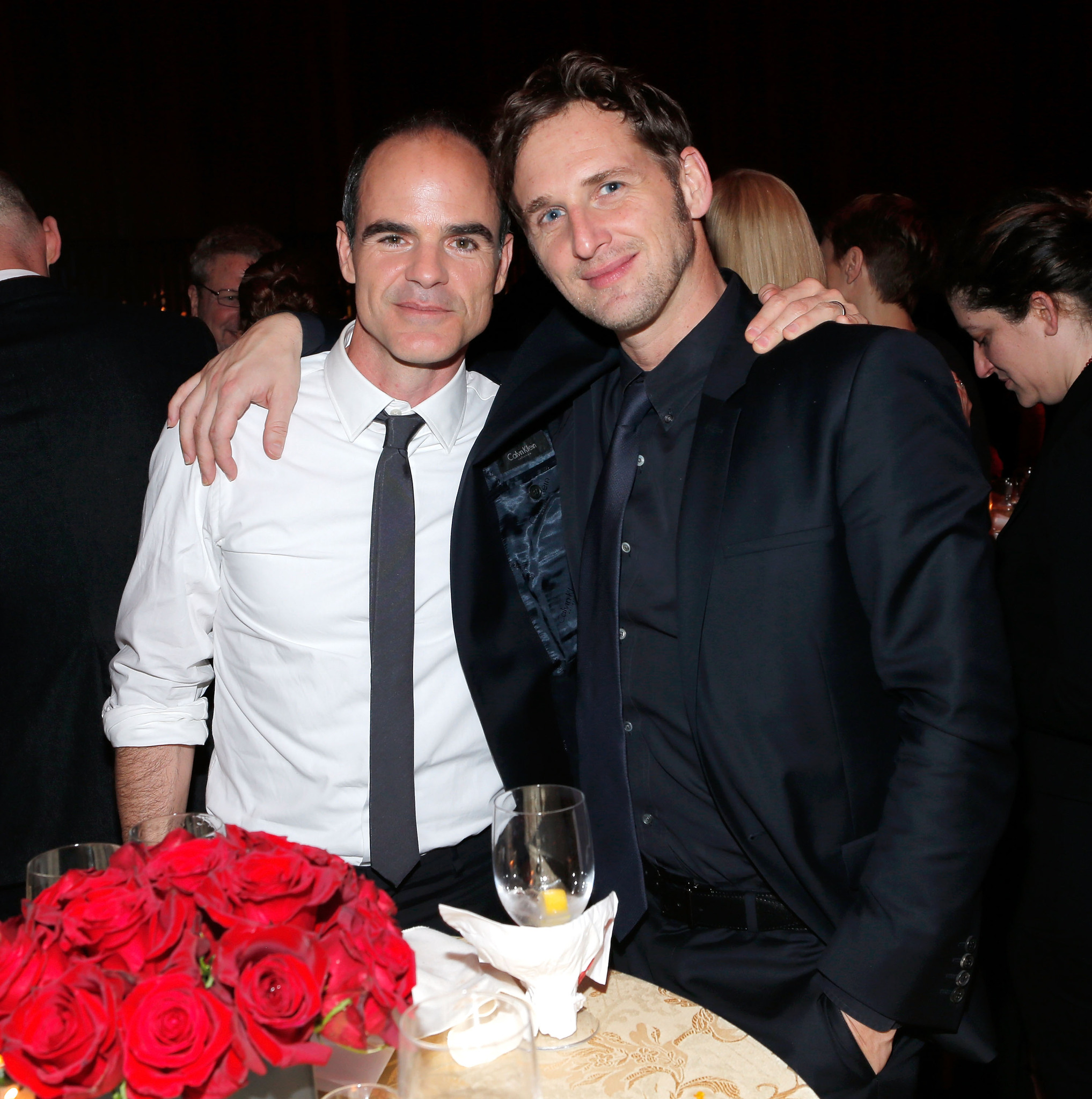 Michael Kelly and Josh Lucas at event of Kortu Namelis (2013)