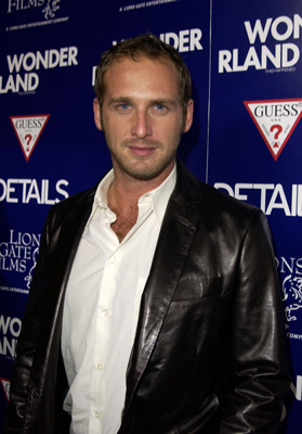 Josh Lucas at event of Wonderland (2003)