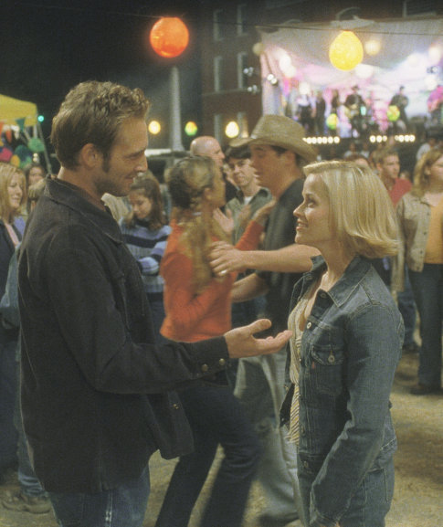 Still of Reese Witherspoon and Josh Lucas in Mergina is Alabamos (2002)