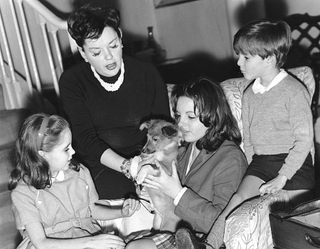 Judy Garland with Children Lorna, Liza and Joey at London Home, 1961, **I.V.