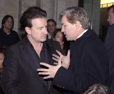 Bono and Baz Luhrmann at event of Niujorko gaujos (2002)