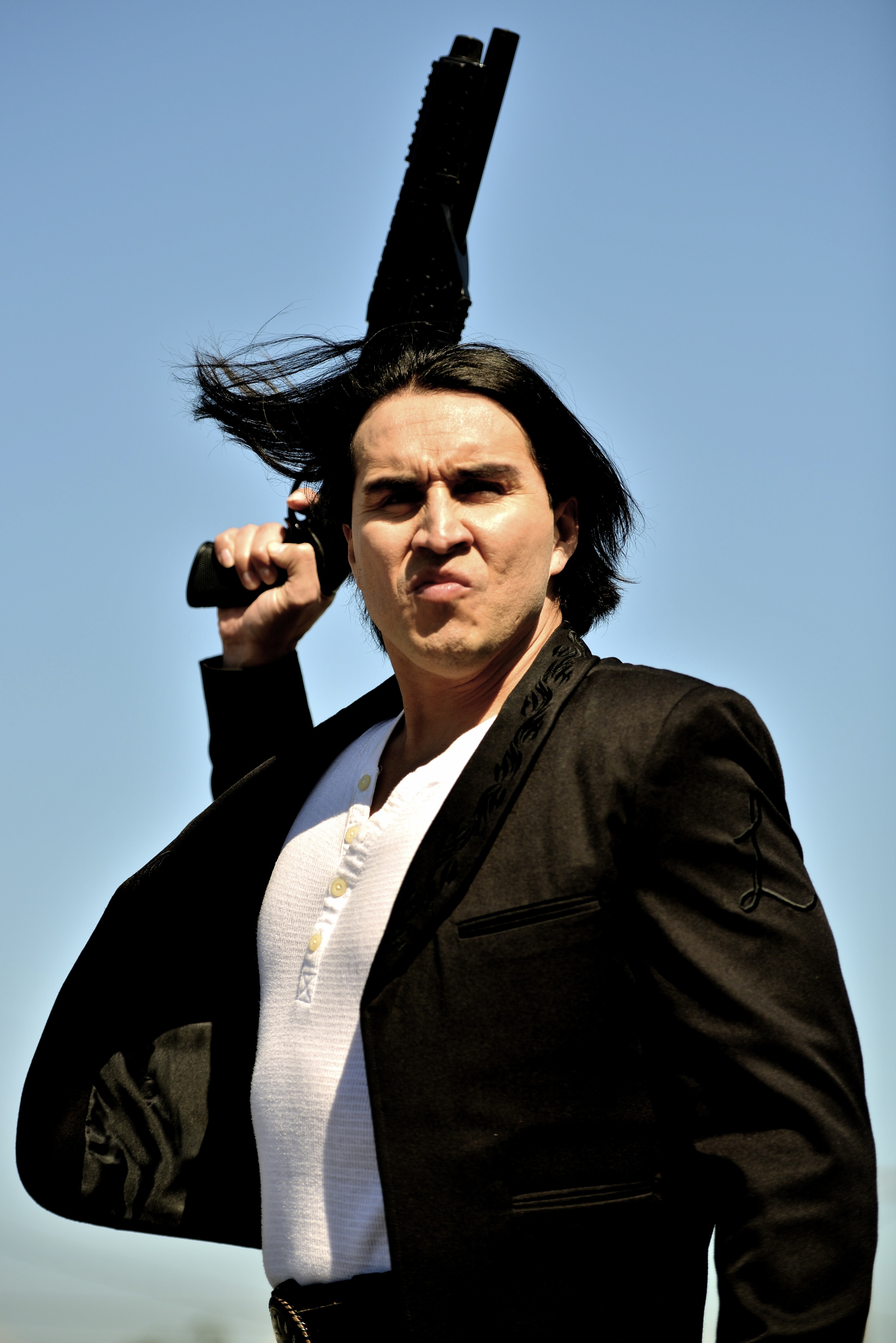 Daniel Luján in an action scene as Roberto Luján in The Martini Shot.