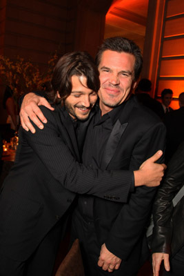 Josh Brolin and Diego Luna at event of Milk (2008)