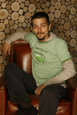 Diego Luna at event of Sólo Dios sabe (2006)