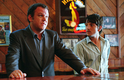 Still of John C. Reilly and Diego Luna in Criminal (2004)