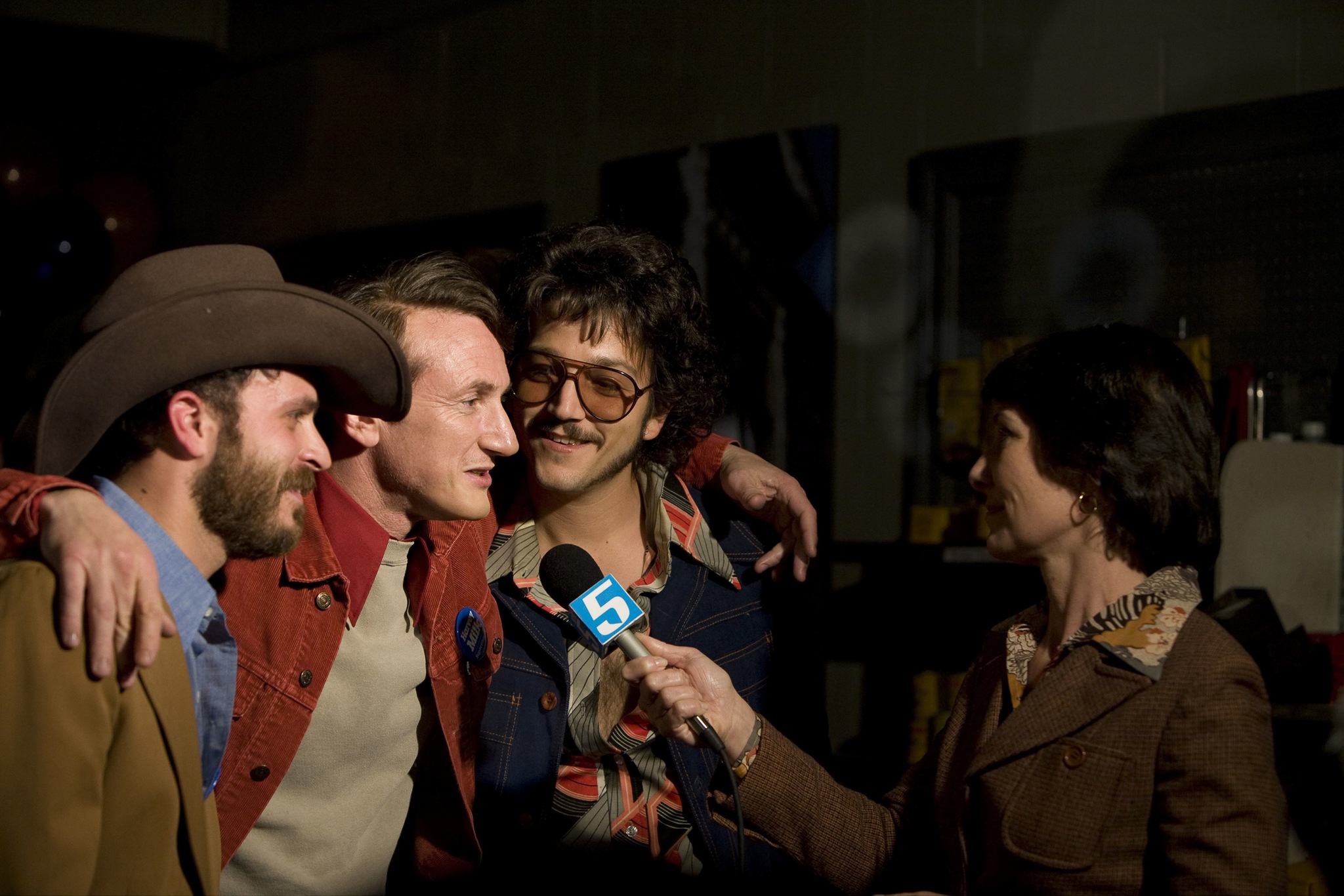 Still of Sean Penn and Diego Luna in Milk (2008)