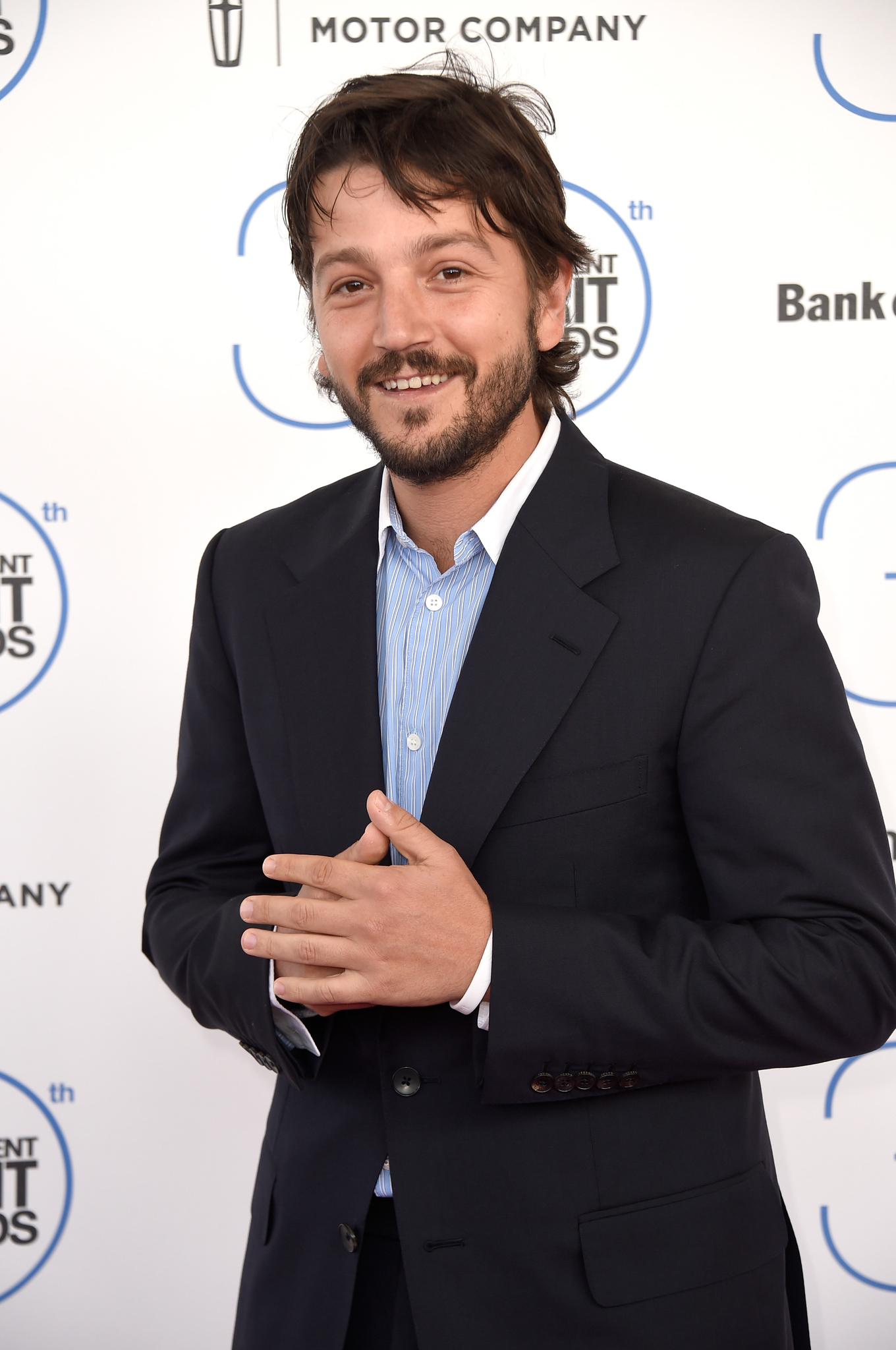 Diego Luna at event of 30th Annual Film Independent Spirit Awards (2015)