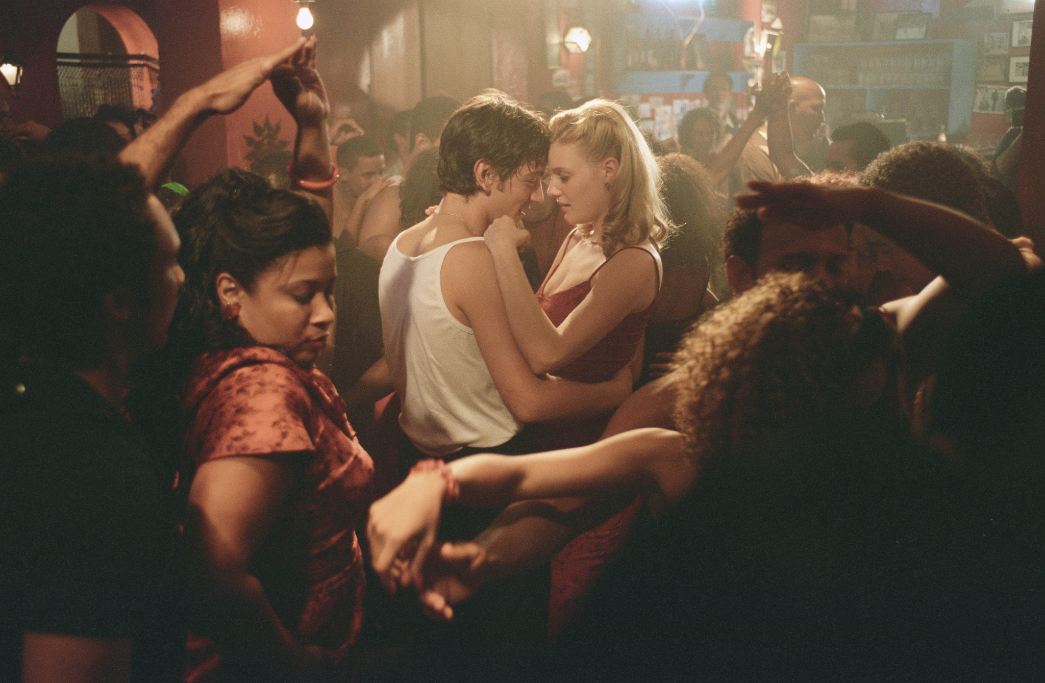 Still of Diego Luna in Dirty Dancing: Havana Nights (2004)