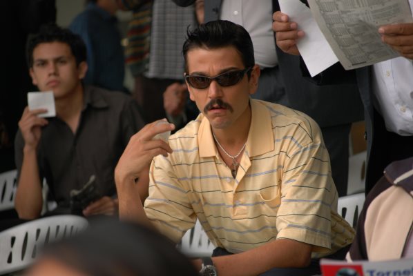 Still of Diego Luna in Rudo y Cursi (2008)