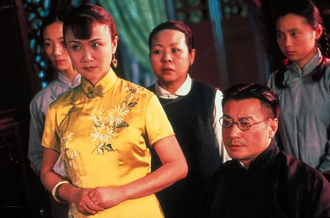 Still of Luo Yan and Sau Sek in Pavilion of Women (2001)
