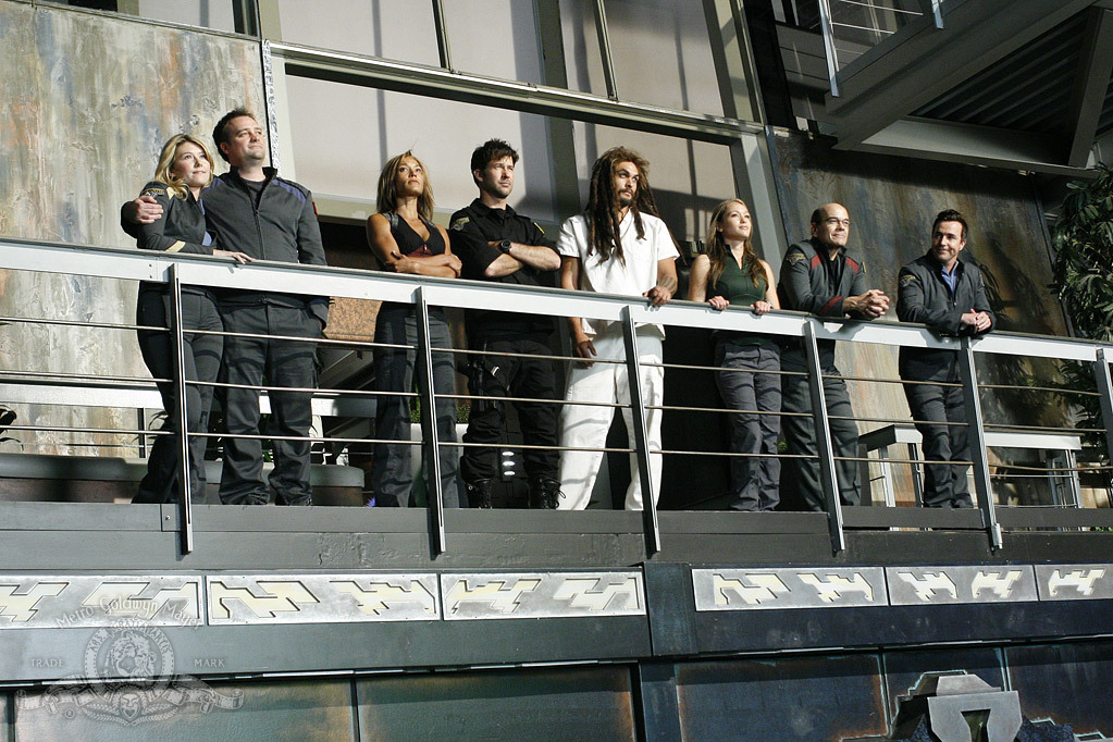 Still of Robert Picardo, Joe Flanigan, David Hewlett, Rachel Luttrell, Paul McGillion, Jason Momoa and Jewel Staite in Stargate: Atlantis (2004)