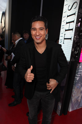 Mario Lopez at event of This Is It (2009)